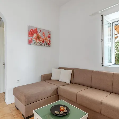 Holiday home Margaret House Isterni (Paros)
