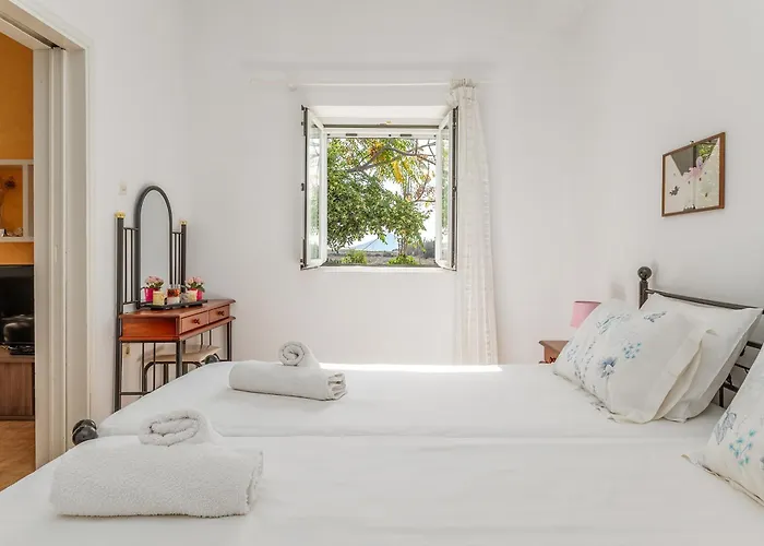 Margaret House * Páros